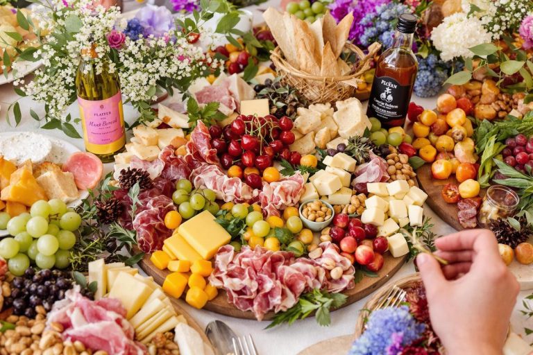 Buffet grazing sur mesure : esthétique et convivialité.jpg